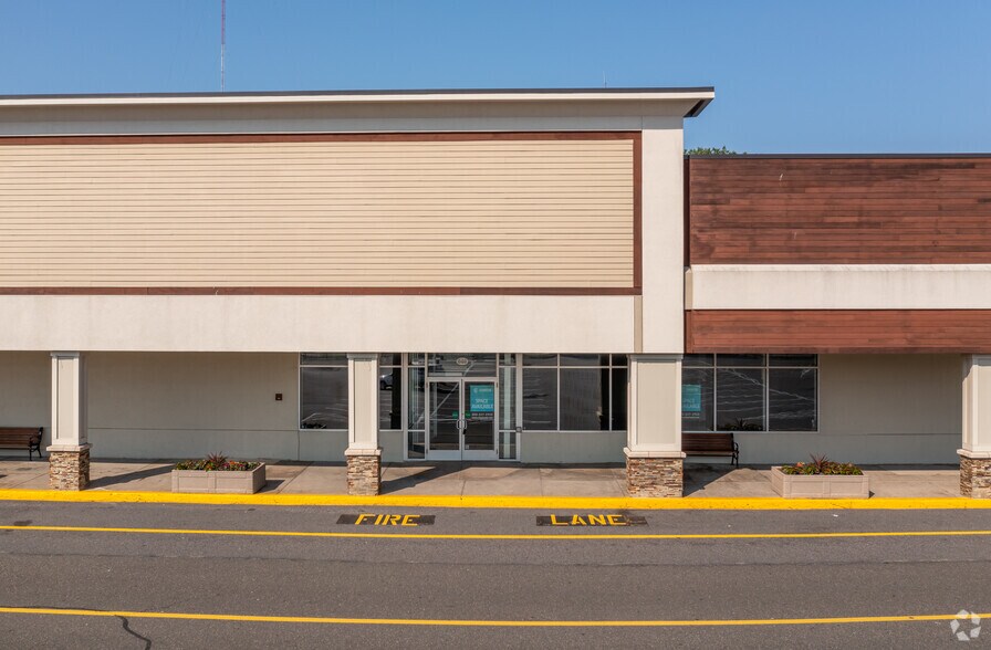 More Photos Of 630 Fellsway, Medford Unknown For Lease