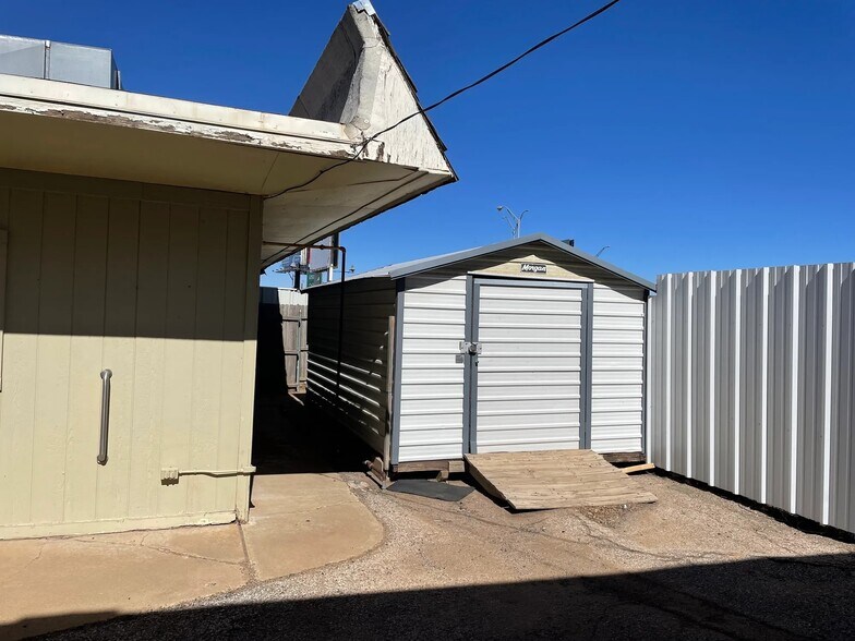 More Photos Of 4033 Canyon Dr, Amarillo Office For Lease