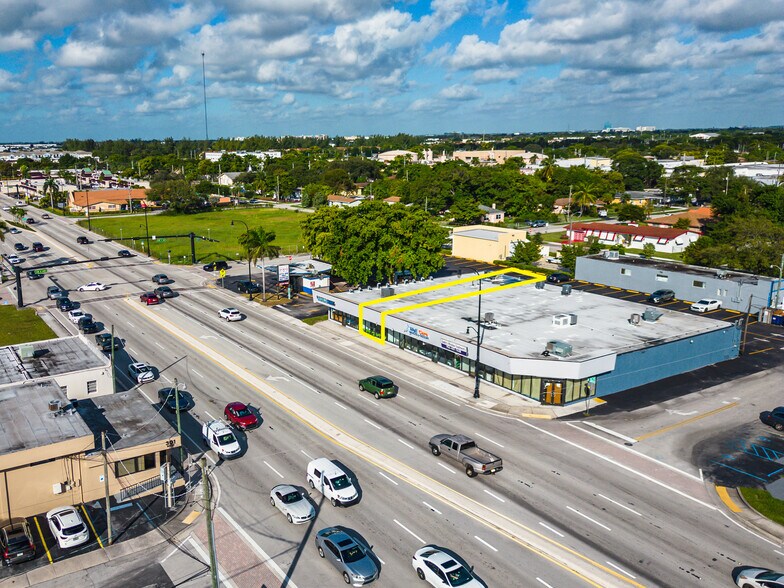 More Photos Of 300-310 W Hallandale Beach Blvd, Hallandale Beach Storefront Retail Office For Lease