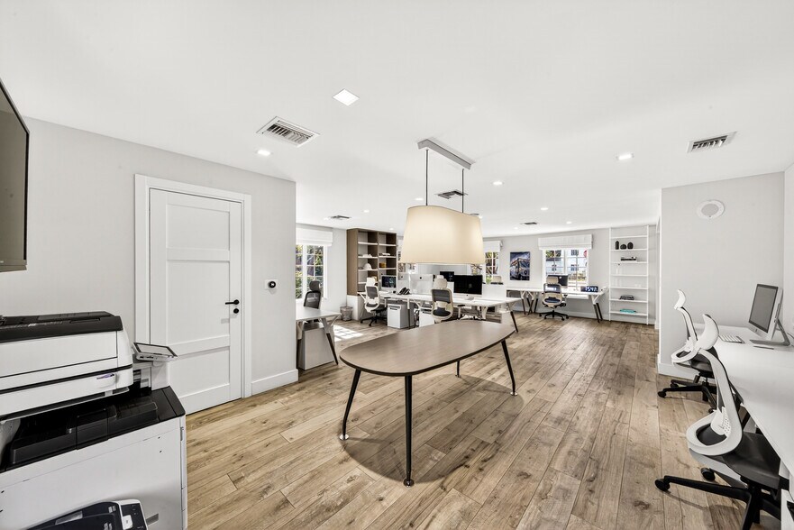 More Photos Of 5801 Biscayne Blvd, Miami Office For Lease