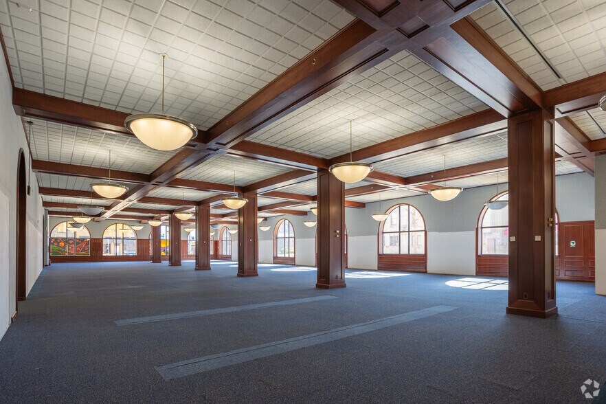 More Photos Of 313 S Capitol Ave, Lansing Office For Sale