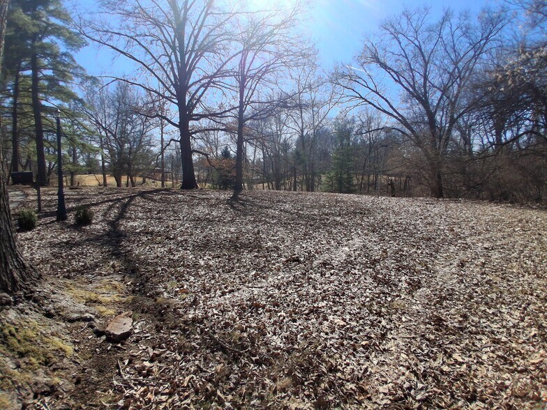 More Photos Of 2911 N Center St, Maryville Office For Sale