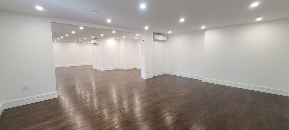 More Photos Of 94-01-94-03 101st Ave, Ozone Park Apartments For Lease