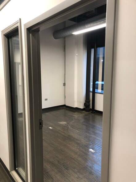 More Photos Of 161 W Harrison St, Chicago Apartments For Lease