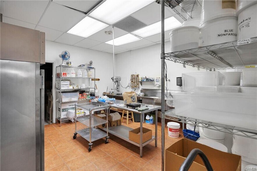 More Photos Of 17428 Bellflower Blvd, Bellflower Storefront For Lease