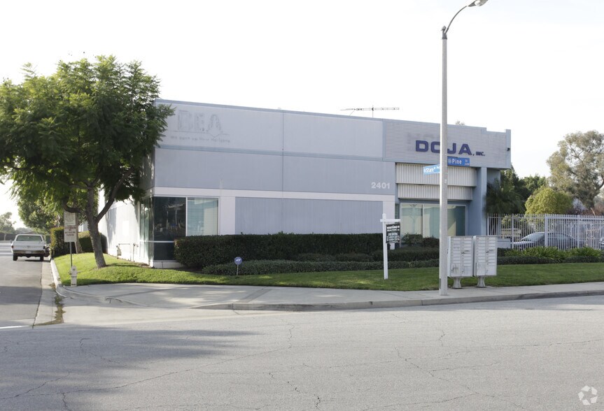 More Photos Of 2401 Pine St, Pomona Distribution For Sale