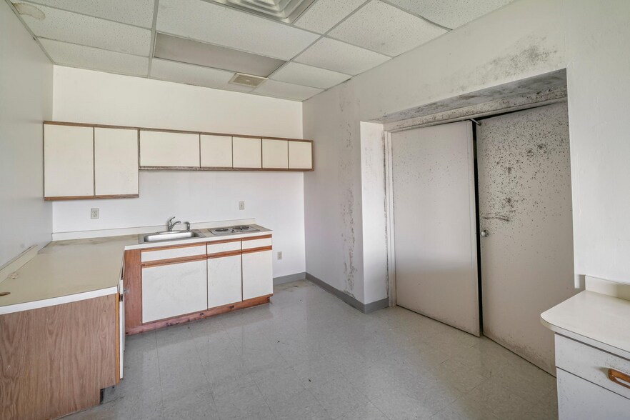 More Photos Of 614 Union Rd, Vineland Office For Sale