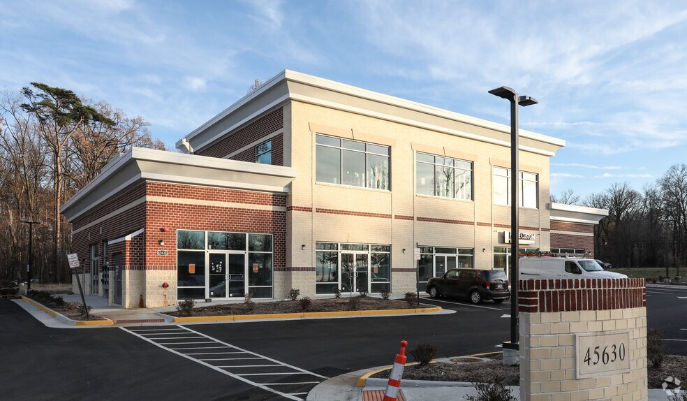 More Photos Of 45630 Falke Plz, Sterling Freestanding For Lease