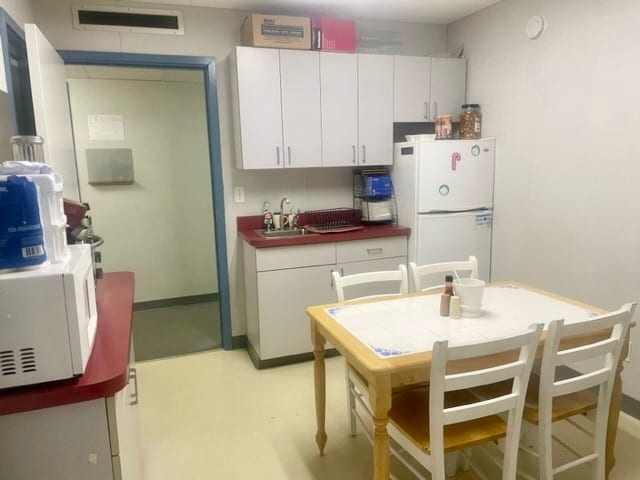 More Photos Of 460 Gidney Ave, Newburgh Medical For Sale