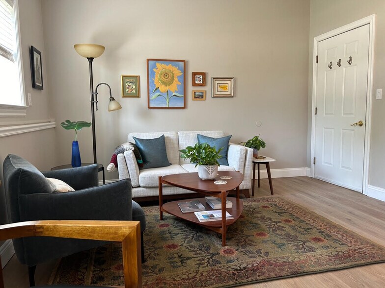 More Photos Of 229 Washington St, Saratoga Springs Office For Lease