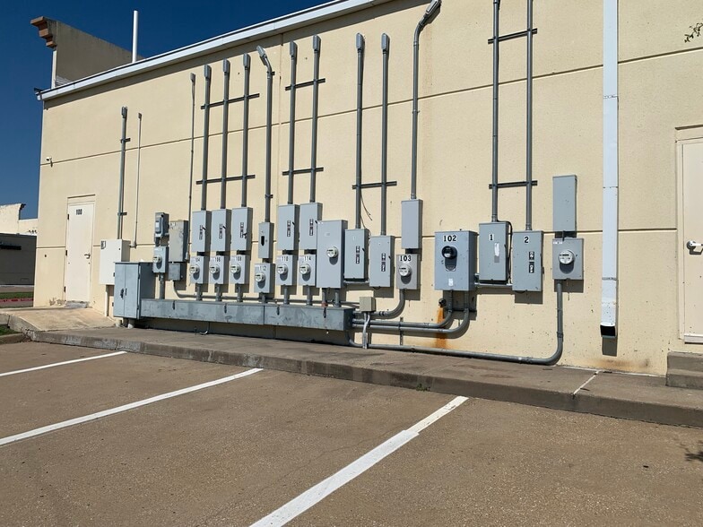 More Photos Of Gus Thomasson Rd @ Towne Centre Dr, Mesquite Unknown For Lease