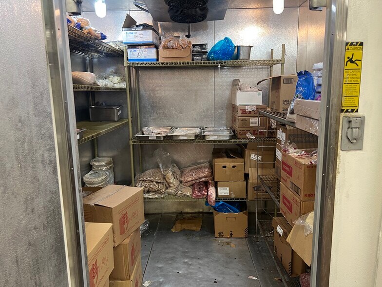 More Photos Of 1020 W Buchanan St, California Fast Food For Sale