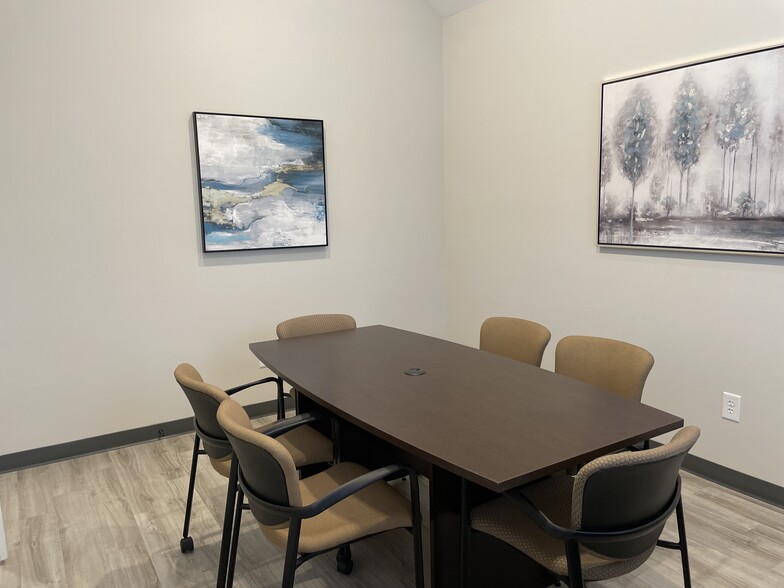 More Photos Of 247 River Park North Dr, Woodstock Medical For Sale