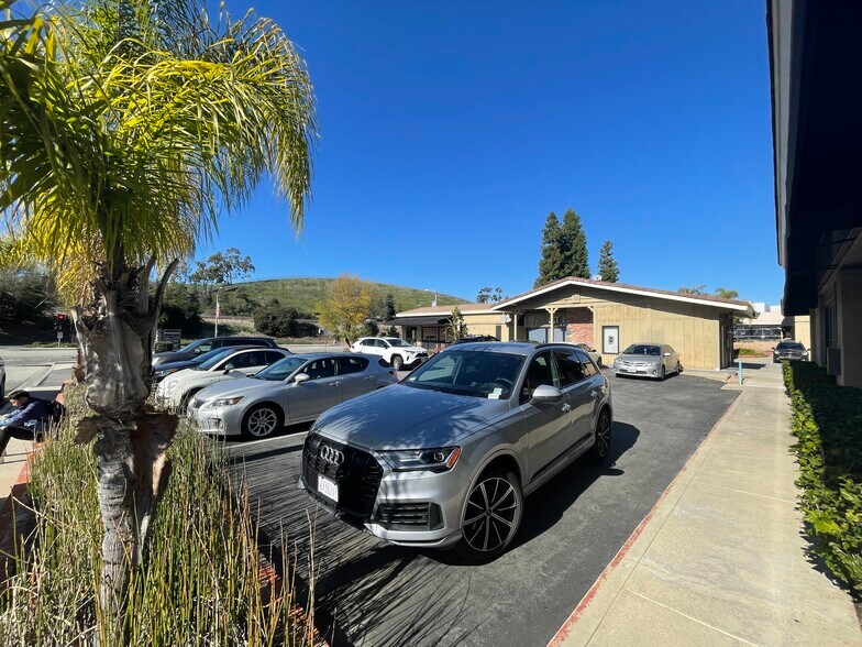 More Photos Of 560-588 N Diamond Bar Blvd, Diamond Bar Storefront Retail Office For Lease