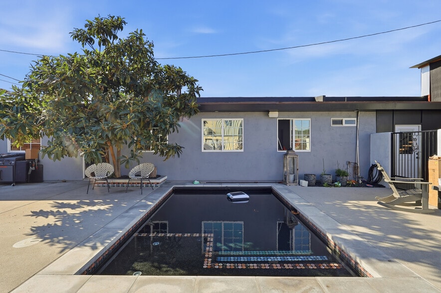 More Photos Of 1040 251st St, Harbor City Industrial For Sale