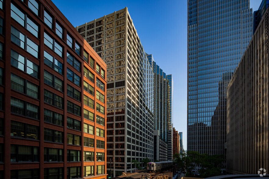 More Photos Of 200 W Monroe St, Chicago Office For Lease