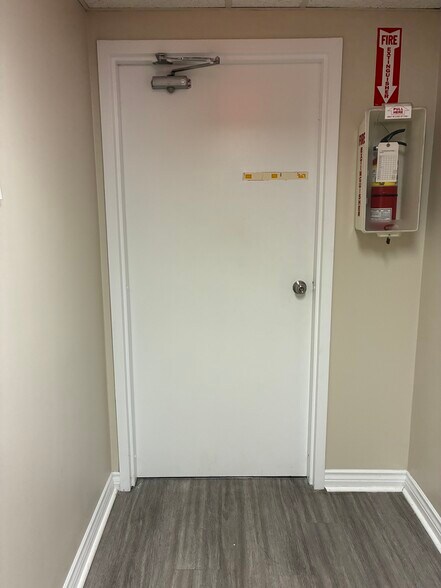 More Photos Of 179 King St E, Oshawa Office For Lease