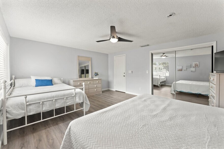 More Photos Of 1708 S Atlantic Ave, New Smyrna Beach Hotel For Sale