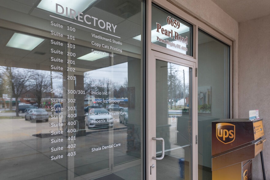 More Photos Of 6659 Pearl Rd, Parma Heights Office For Lease