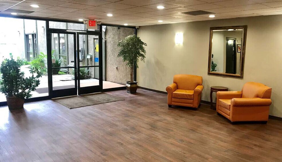 More Photos Of 15335 Morrison St, Sherman Oaks Office For Lease