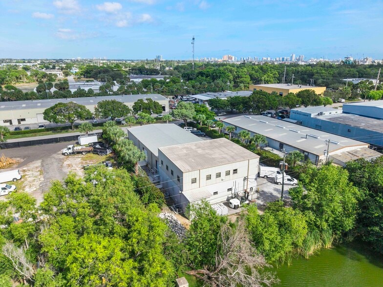 More Photos Of 1133 53rd Ct N, Mangonia Park Warehouse For Sale