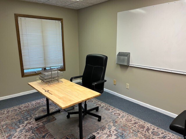 More Photos Of 1019 Thousand Oaks Blvd, Greenville Office For Lease
