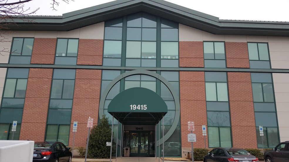 More Photos Of 19415 Deerfield Ave, Lansdowne Medical For Lease