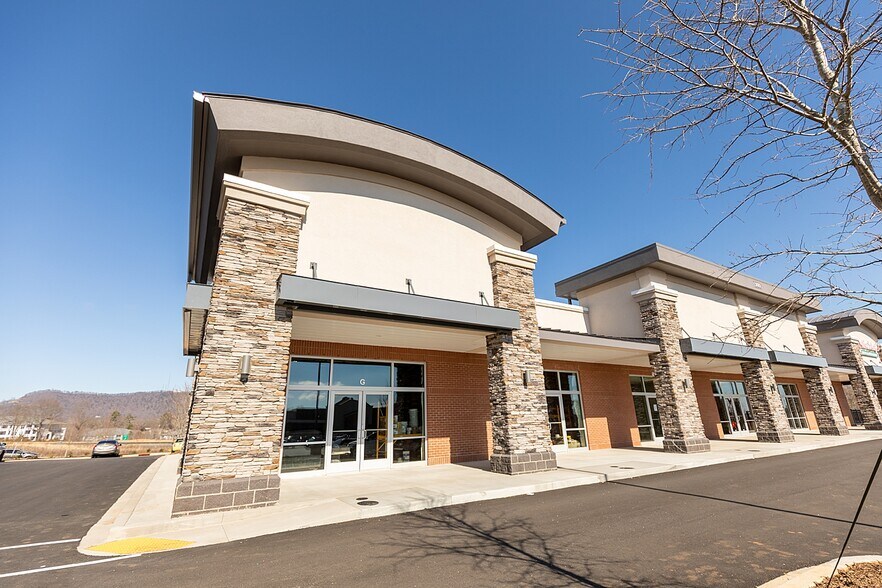 More Photos Of 5052 Old Buncombe Rd, Greenville Storefront Retail Office For Lease