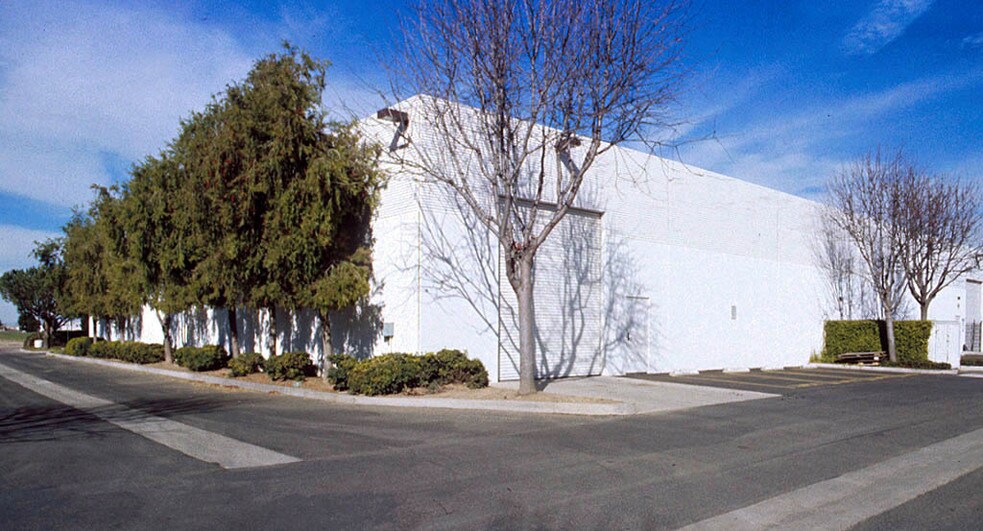 More Photos Of 1250 Stellar Dr, Oxnard Warehouse For Sale