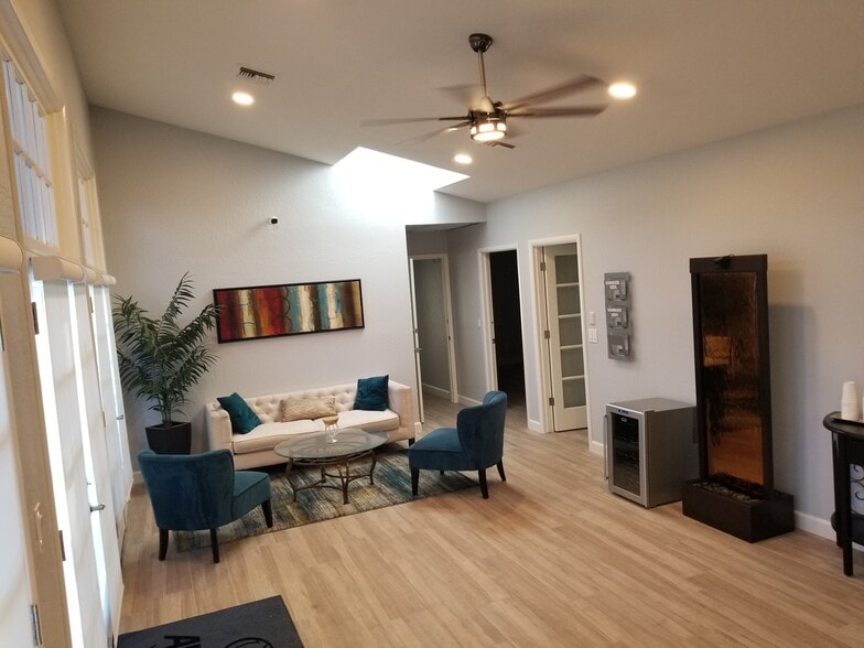 More Photos Of 3402 N 36th St, Phoenix Office For Lease