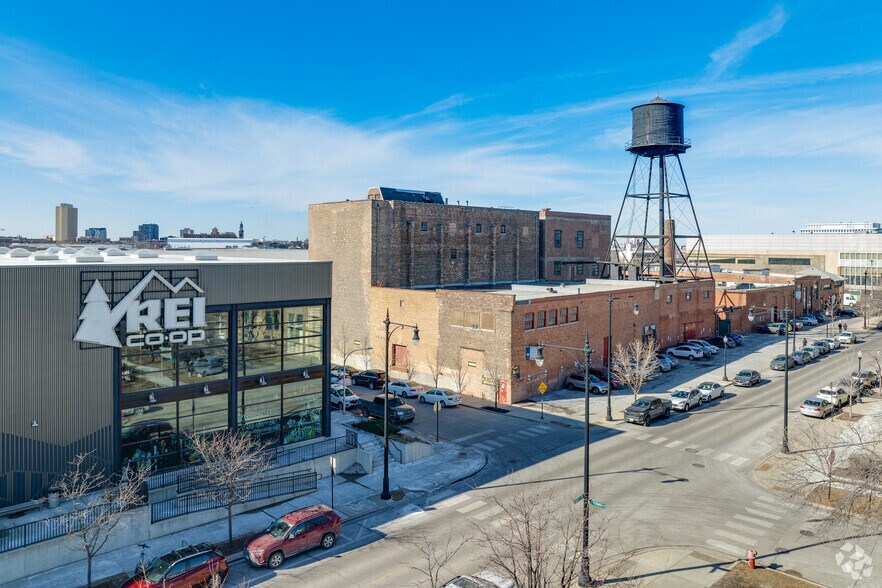 More Photos Of 1410-1440 N Kingsbury St, Chicago Manufacturing For Lease