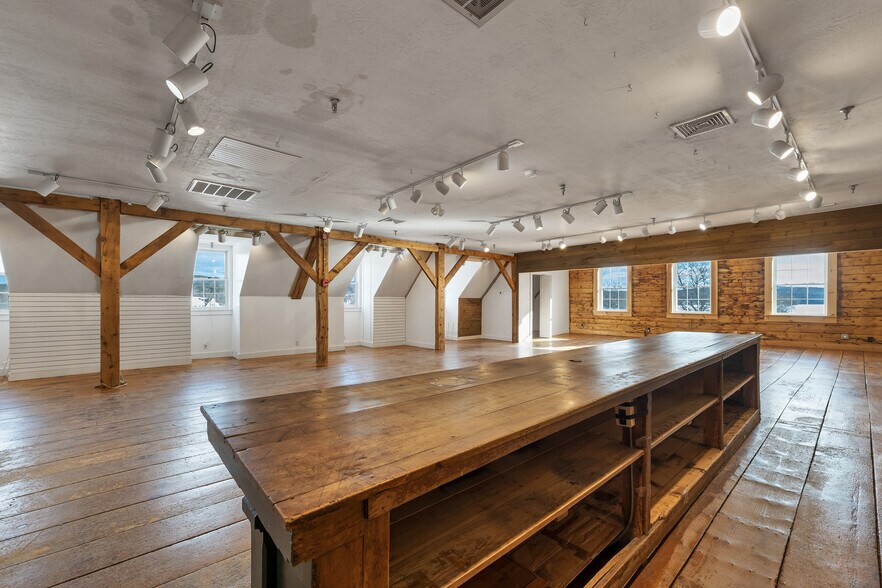 More Photos Of 312 Daniel Webster Hwy, Meredith Hotel For Lease