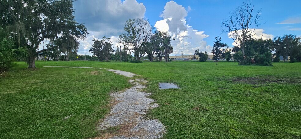 More Photos Of 126 21st St SE, Ruskin Land For Lease