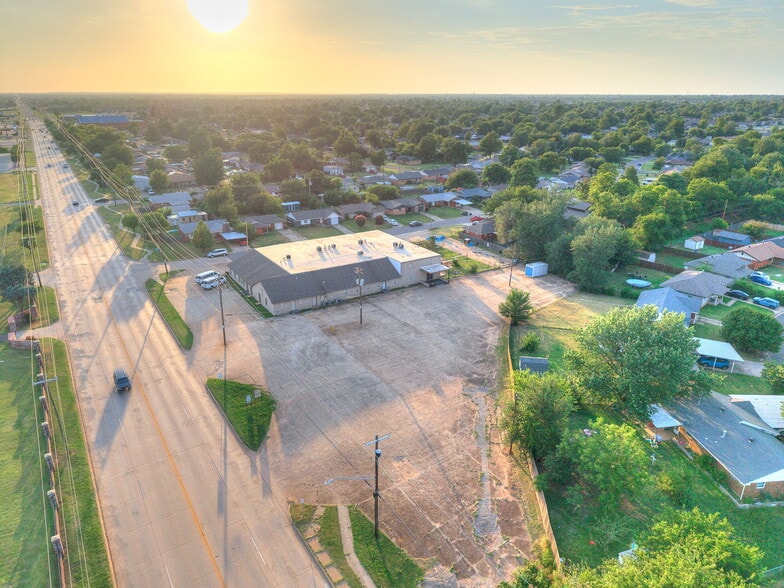 More Photos Of 809 SW 4th St, Moore Religious Facility For Sale