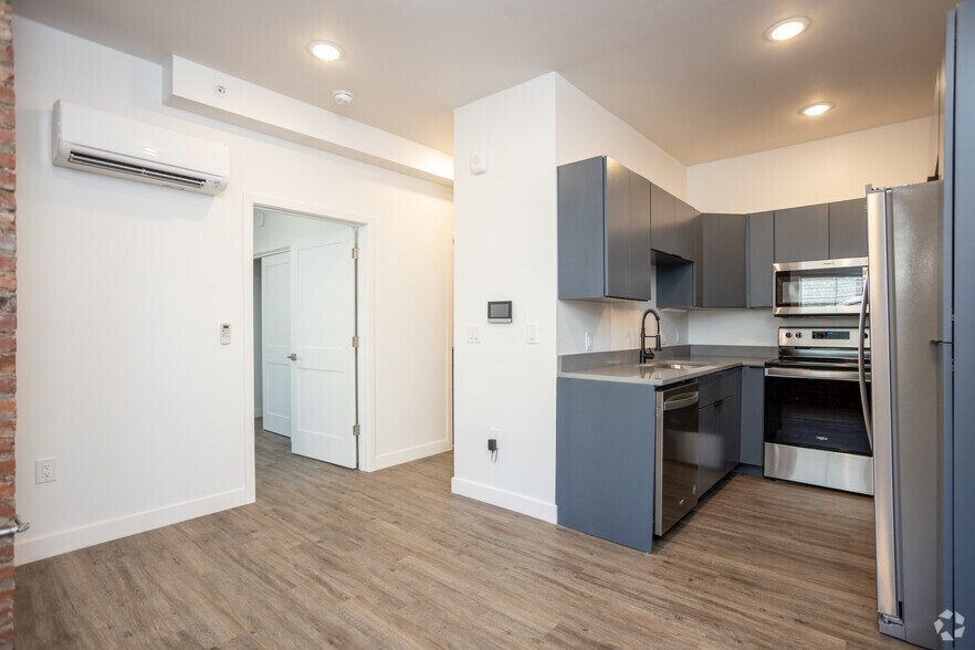 More Photos Of 595 E Broad St, Columbus Apartments For Sale
