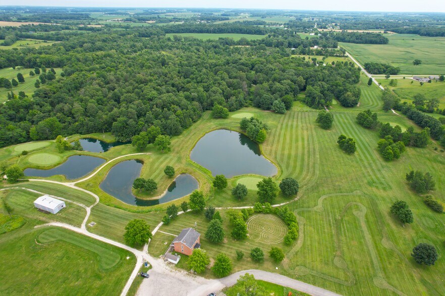 More Photos Of 7453 400 S, Marion Sports And Entertainment For Sale