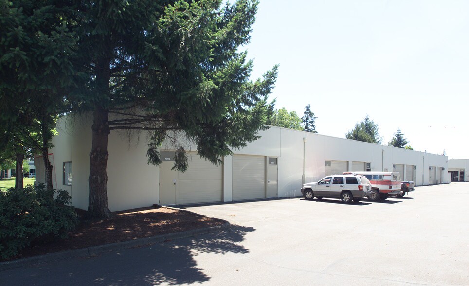 More Photos Of 5285 NE Elam Young Pky, Hillsboro Flex For Lease