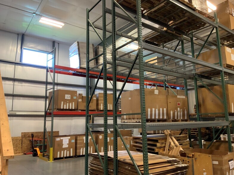 More Photos Of 2139 Magnum Cir, Lincoln Warehouse For Lease