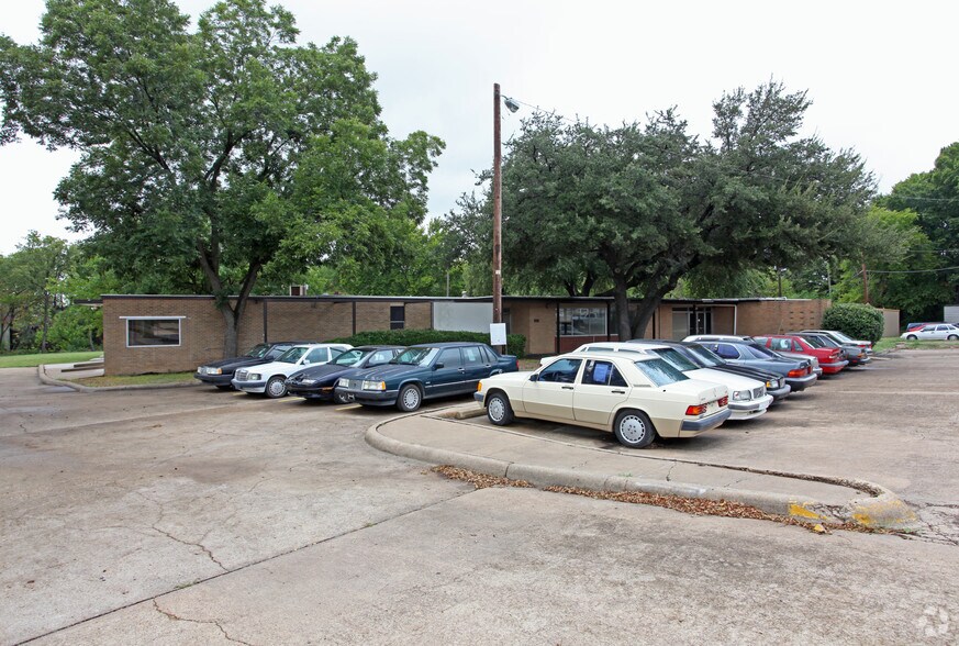 More Photos Of 2660 S Garland Ave, Garland General Retail For Sale
