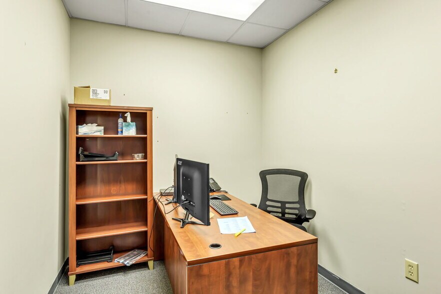More Photos Of 115 Pomona Dr, Greensboro Office Residential For Lease