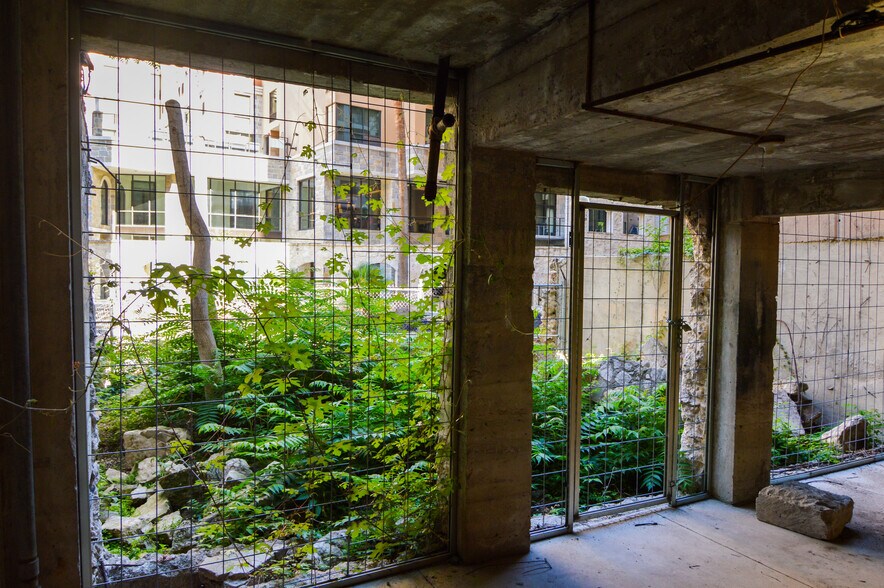 More Photos Of 211 N Saint Marys St, San Antonio Storefront For Sale