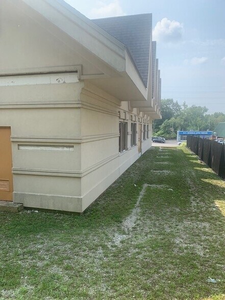 More Photos Of 8627 Watson Rd, Saint Louis Freestanding For Sale