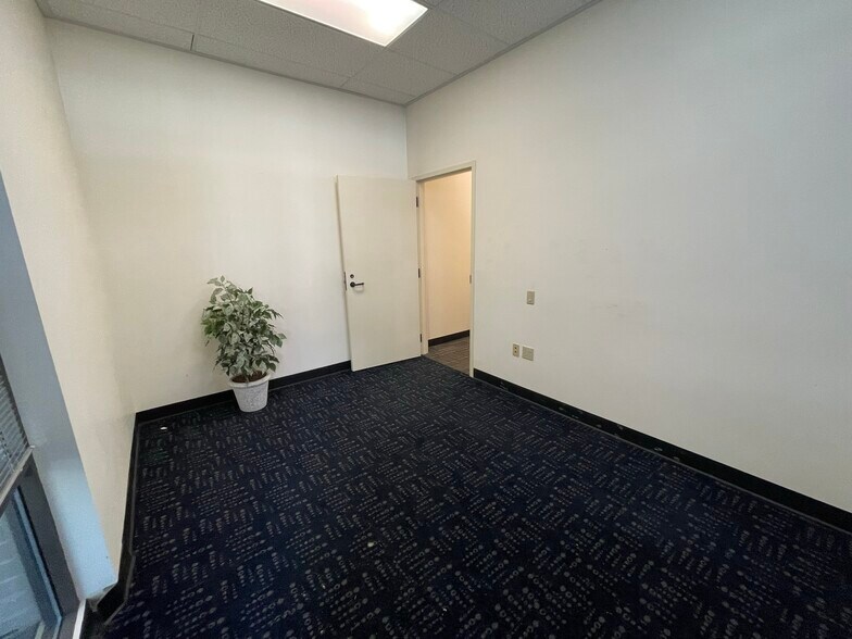 More Photos Of 15419 NE 20th St, Bellevue Medical For Sale