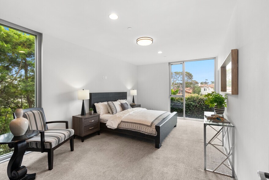 More Photos Of 930-932 Manhattan Beach Blvd, Manhattan Beach Office Residential For Sale