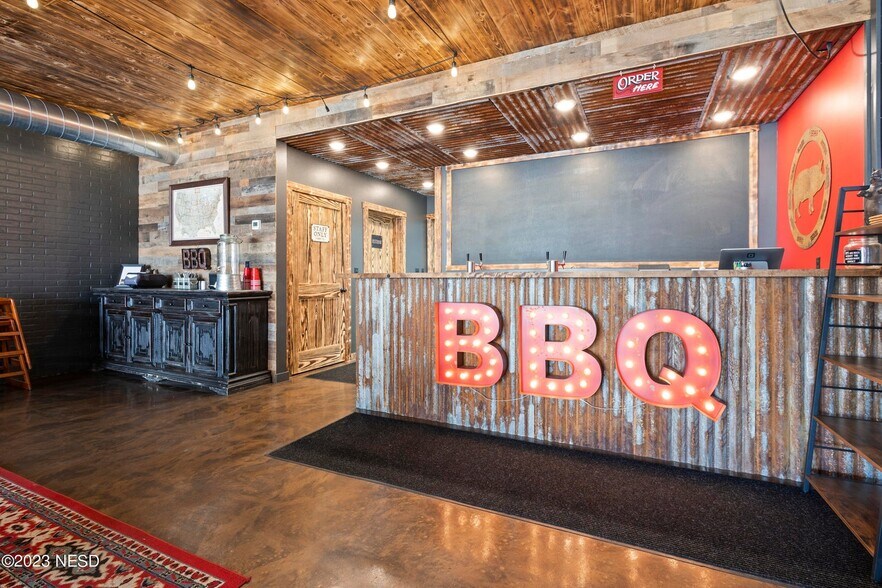 More Photos Of 411 3rd Ave, Clear Lake Restaurant For Sale