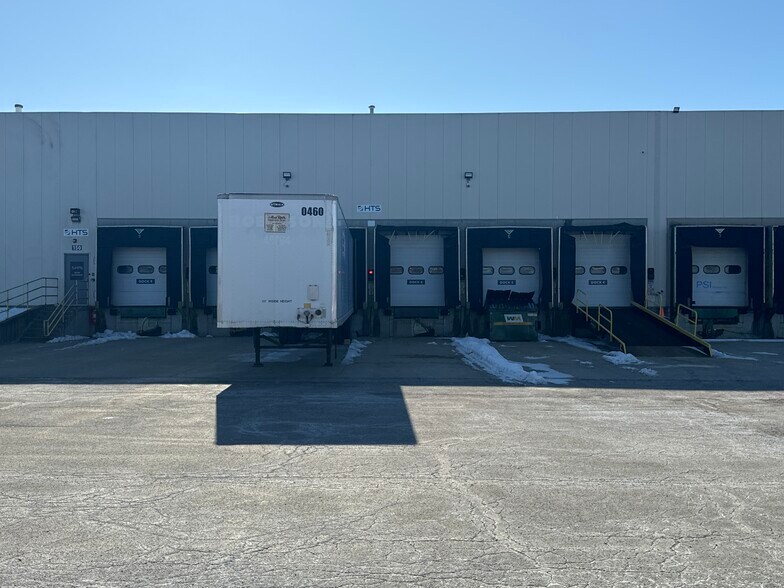 More Photos Of 2000 E 196th St N, Westfield Warehouse For Lease