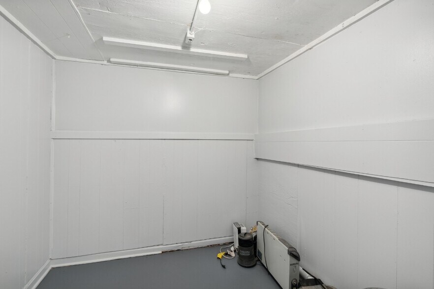 More Photos Of 705 Dunnington St, Columbia Freestanding For Sale