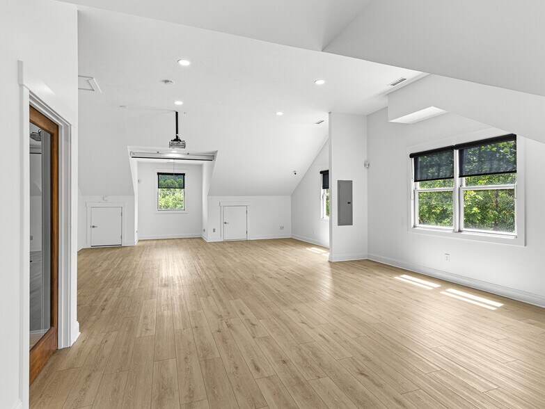 More Photos Of 14 Mimidis Ln, Swannanoa Office For Sale