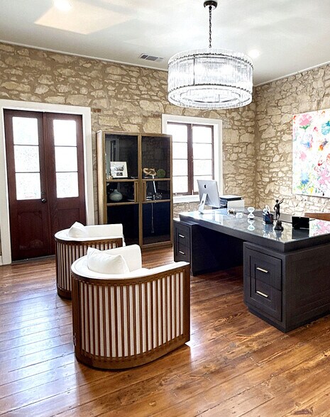 More Photos Of 322 Martinez St, San Antonio Office For Lease