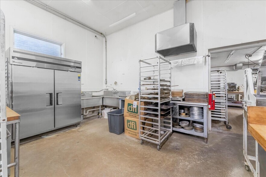 More Photos Of 118 Main St, Luxemburg Specialty For Sale